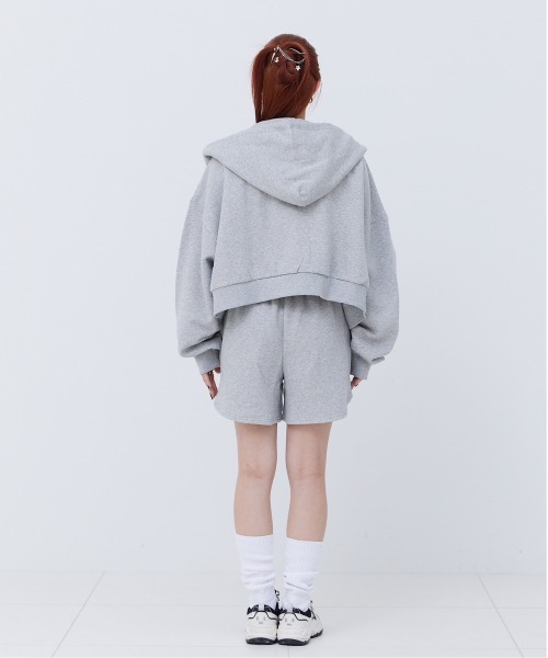 17HR（セブンティーンアワーズ）の「ショートジップパーカー（パーカー・レディース・ブラック/グレー・FREE）」の3枚目の写真