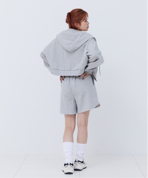 17HR（セブンティーンアワーズ）の「ショートジップパーカー（パーカー・レディース・ブラック/グレー・FREE）」の4枚目の写真