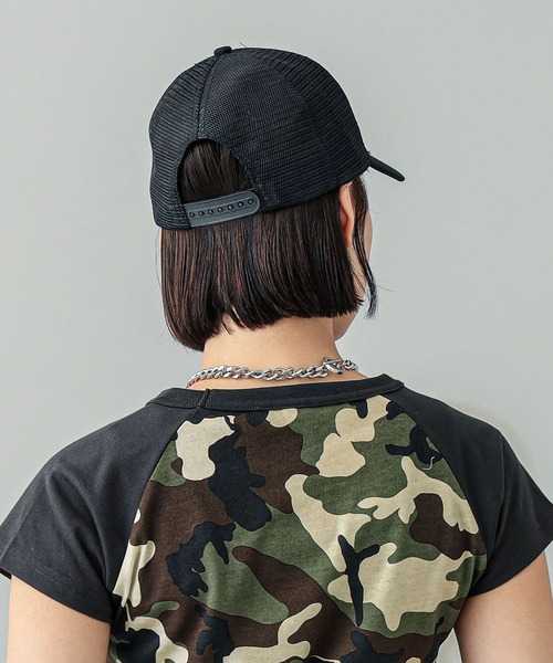 X-girl（エックスガール）の「SPRAY PRINT AND EMBROIDERY