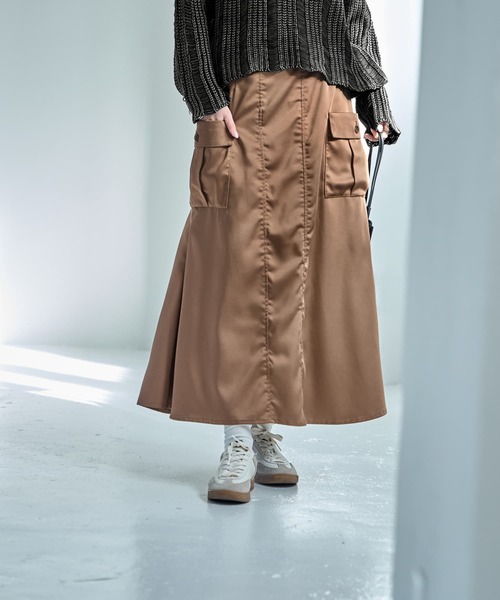 STYLE DELI(スタイルデリ)の「サイドポケットサテンロングスカート(スカート・レディース・グレー/ベージュ系その他・01/02)」の11枚目の写真