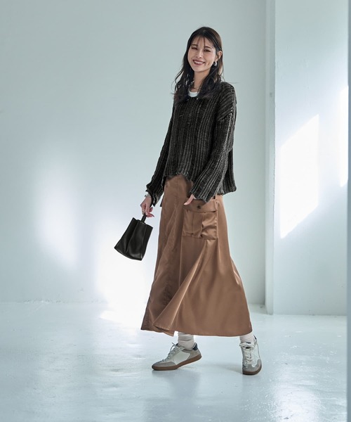 STYLE DELI(スタイルデリ)の「サイドポケットサテンロングスカート(スカート・レディース・グレー/ベージュ系その他・01/02)」の3枚目の写真