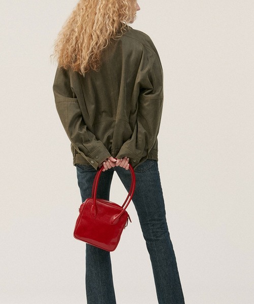 florist（フローリスト）の「【2WAY/3WAY】エナメル調PUレザースクエアボストンバッグ/ショルダーバッグ（ボストンバッグ・レディース・レッド/ブラック・FREE）」の4枚目の写真