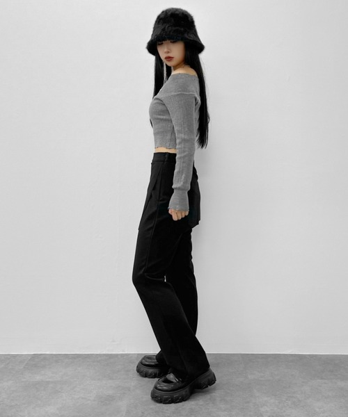 LVEU.（ラブユ.）の「【LVEU.】ダメージオフショルニットトップス / トップス ニット ダメージ オフショル オフショルダー クロップド ショート ブラック グレー（ニット/セーター・レディース・ブラック/グレー・FREE）」の9枚目の写真