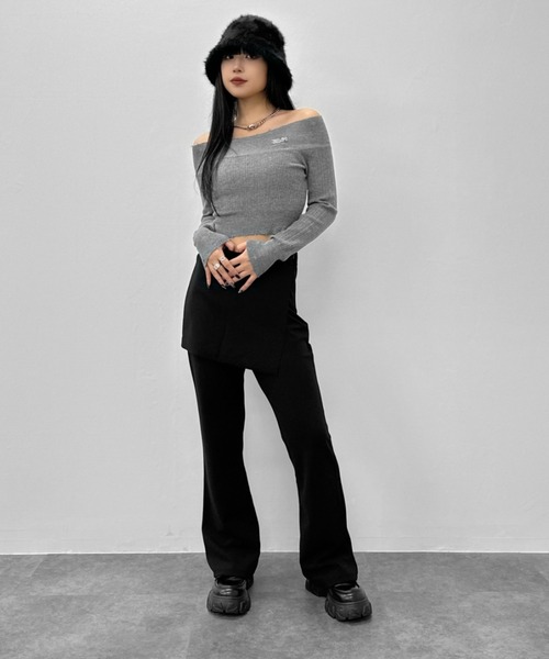 LVEU.（ラブユ.）の「【LVEU.】ダメージオフショルニットトップス / トップス ニット ダメージ オフショル オフショルダー クロップド ショート ブラック グレー（ニット/セーター・レディース・ブラック/グレー・FREE）」の10枚目の写真