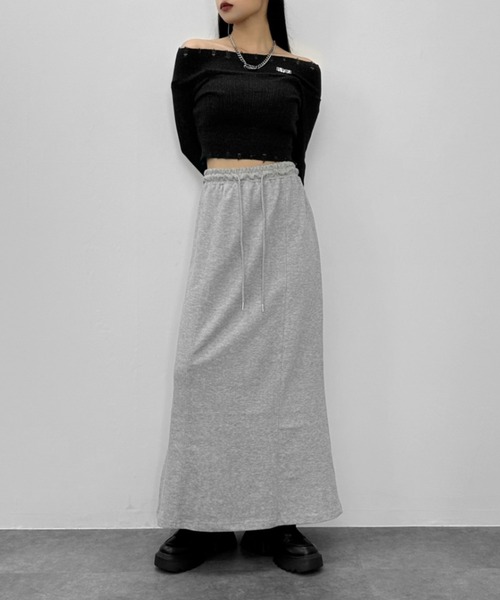 LVEU.（ラブユ.）の「【LVEU.】ダメージオフショルニットトップス / トップス ニット ダメージ オフショル オフショルダー クロップド ショート ブラック グレー（ニット/セーター・レディース・ブラック/グレー・FREE）」の18枚目の写真
