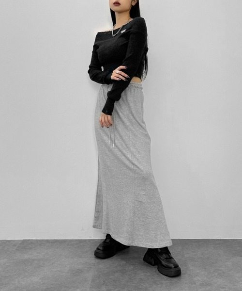LVEU.（ラブユ.）の「【LVEU.】ダメージオフショルニットトップス / トップス ニット ダメージ オフショル オフショルダー クロップド ショート ブラック グレー（ニット/セーター・レディース・ブラック/グレー・FREE）」の19枚目の写真