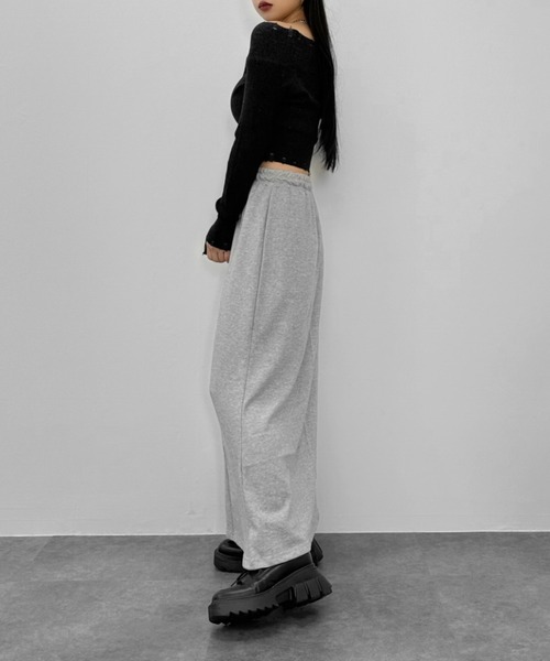 LVEU.（ラブユ.）の「【LVEU.】ダメージオフショルニットトップス / トップス ニット ダメージ オフショル オフショルダー クロップド ショート ブラック グレー（ニット/セーター・レディース・ブラック/グレー・FREE）」の20枚目の写真