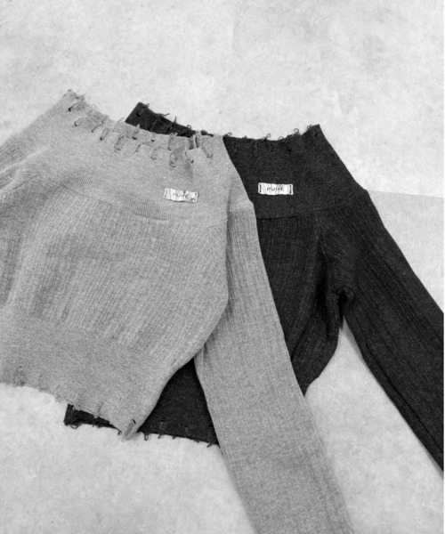LVEU.（ラブユ.）の「【LVEU.】ダメージオフショルニットトップス / トップス ニット ダメージ オフショル オフショルダー クロップド ショート ブラック グレー（ニット/セーター・レディース・ブラック/グレー・FREE）」の21枚目の写真