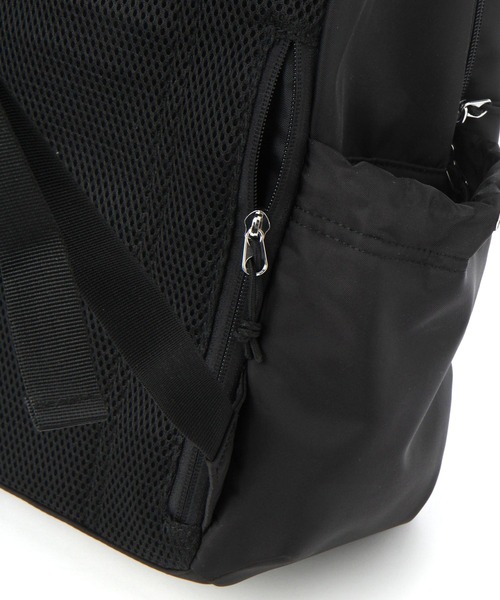 LAKOLE（ラコレ）の「ドロストポケットデイバッグ / 991654（バックパック/リュック・レディース・ブラック/ライトベージュ・FREE）」の6枚目の写真