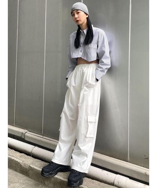 EMODA（エモダ）の「2WAYオーバーシャツ（シャツ/ブラウス・レディース・ベージュ/ホワイト/グレー/ブルー・FREE）」の16枚目の写真