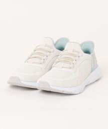 《PUMA》SOFTRIDE フレックス レース EASE IN ワイト