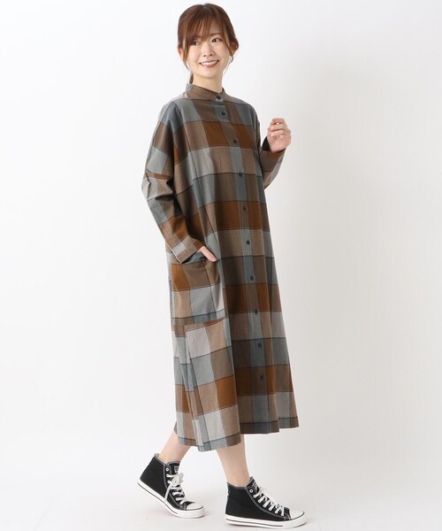 one'sterrace(ワンズテラス)の「起毛ブロックチェック ワンピース(ワンピース・レディース・ブラック系8/グレー系その他7/キャメル・02)」の2枚目の写真