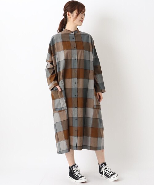 one'sterrace(ワンズテラス)の「起毛ブロックチェック ワンピース(ワンピース・レディース・ブラック系8/グレー系その他7/キャメル・02)」の15枚目の写真