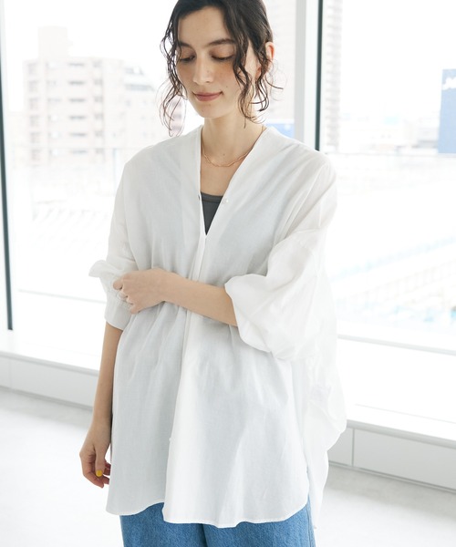 CRAFT STANDARD BOUTIQUE(クラフトスタンダードブティック)の「パールボタン抜き衿サークルブラウス(シャツ/ブラウス・レディース・サックスブルー/オフホワイト・FREE)」の1枚目の写真