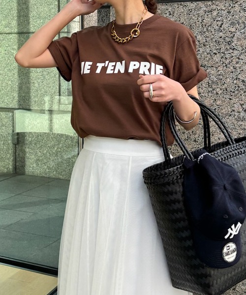 DouDou（ドゥドゥ）の「JE T'EN PRIEフロッキーロゴTEE（Tシャツ/カットソー・レディース・チャコールグレー/グレー/ホワイト系その他/ホワイト/ブラウン・FREE）」の5枚目の写真