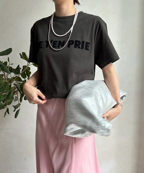 DouDou（ドゥドゥ）の「JE T'EN PRIEフロッキーロゴTEE（Tシャツ/カットソー・レディース・チャコールグレー/グレー/ホワイト系その他/ホワイト/ブラウン・FREE）」の16枚目の写真