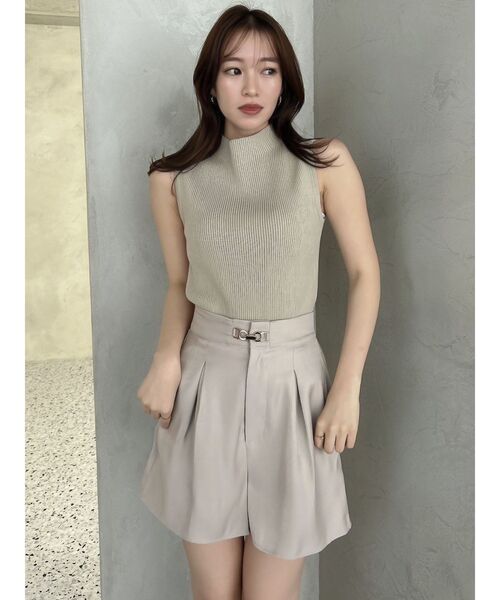 dazzlin(ダズリン)の「グロッシーショートパンツ(その他パンツ・レディース・ブルー/ブラック/ベージュ・SMALL/MEDIUM)」の7枚目の写真