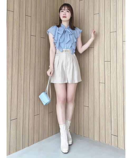 dazzlin(ダズリン)の「グロッシーショートパンツ(その他パンツ・レディース・ブルー/ブラック/ベージュ・SMALL/MEDIUM)」の11枚目の写真