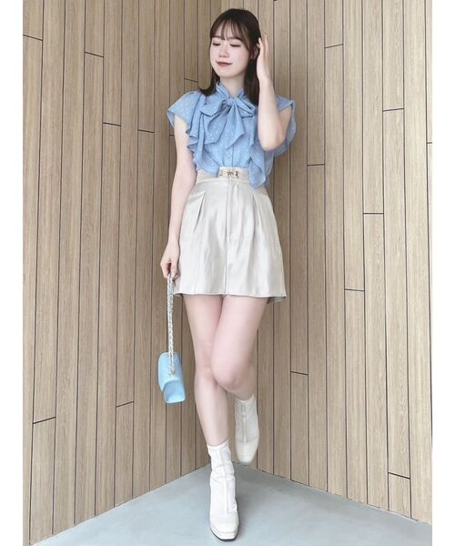 dazzlin(ダズリン)の「グロッシーショートパンツ(その他パンツ・レディース・ブルー/ブラック/ベージュ・SMALL/MEDIUM)」の12枚目の写真