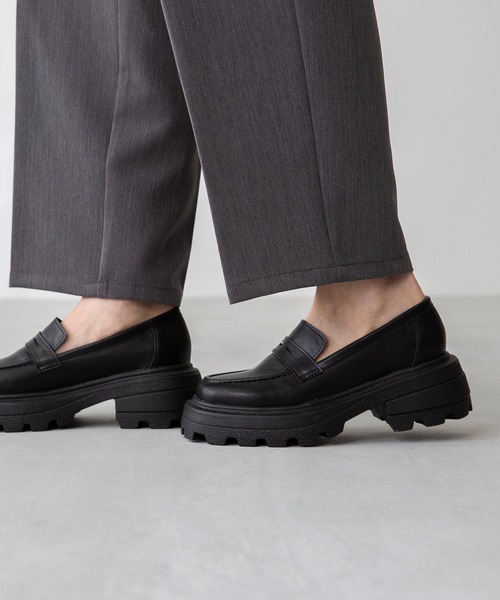 MENUE by かほこ。(メヌエバイカホコ)の「【ZOZOTOWN限定】 ボリュームソール ローファー -晴雨兼用-(ローファー・レディース・ダークブラウン/ブラック・25.0cm/24.5cm/24.0cm/23.5cm/23.0cm/22.5cm)」の21枚目の写真