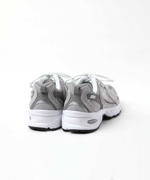 NEW BALANCE(ニューバランス)の「New Balance 530 102384(スニーカー・レディース・グレー/ブラック・MEDIUM/LARGE)」の14枚目の写真