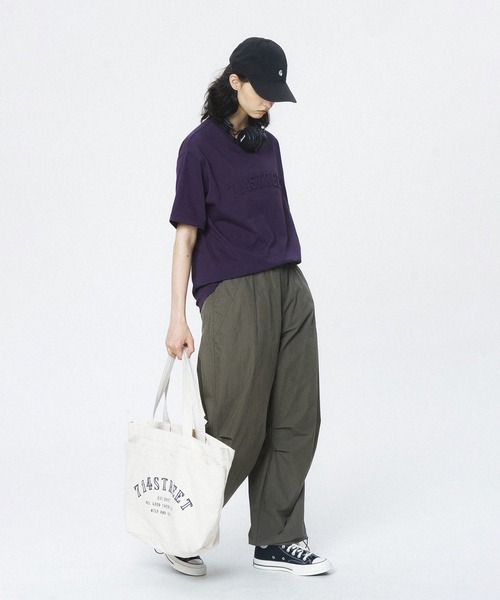エンボス加工ロゴTシャツ オーバーサイズ ユニセックス