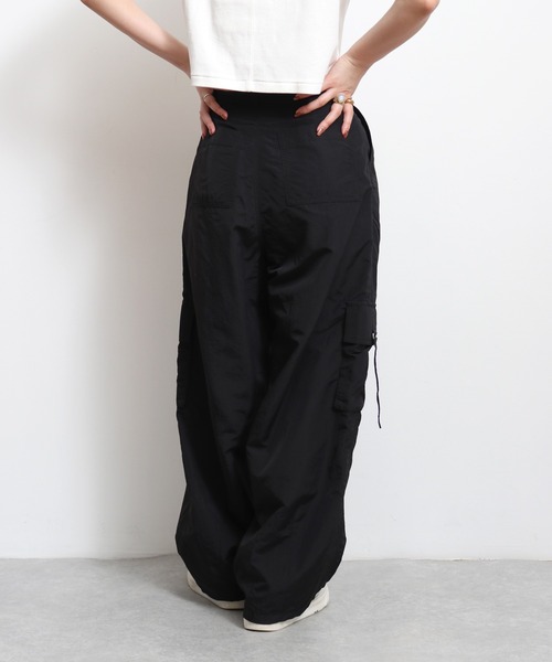 Ungrid（アングリッド）の「ミリタリールーズパンツ（カーゴパンツ・レディース・ブラック/カーキオリーブ/オフホワイト・マルチサイズ）」の4枚目の写真