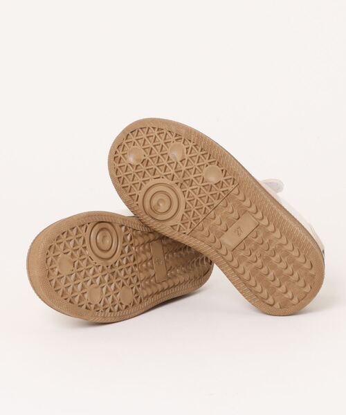 URBAN CHERRY（アーバンチェリー）の「異素材配色ベルトスニーカー（スニーカー・キッズ・ピンク/ベージュ・17.0cm/17.5cm/18.0cm/18.5cm/19.0cm/19.5cm/20.0cm/20.5cm/21.0cm）」の22枚目の写真