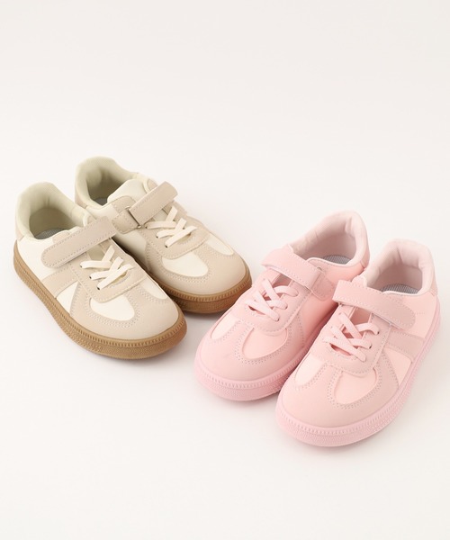 URBAN CHERRY（アーバンチェリー）の「異素材配色ベルトスニーカー（スニーカー・キッズ・ピンク/ベージュ・17.0cm/17.5cm/18.0cm/18.5cm/19.0cm/19.5cm/20.0cm/20.5cm/21.0cm）」の3枚目の写真