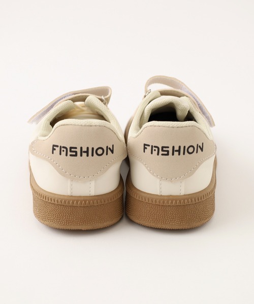 URBAN CHERRY（アーバンチェリー）の「異素材配色ベルトスニーカー（スニーカー・キッズ・ピンク/ベージュ・17.0cm/17.5cm/18.0cm/18.5cm/19.0cm/19.5cm/20.0cm/20.5cm/21.0cm）」の8枚目の写真