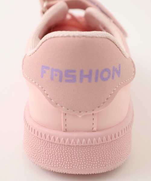 URBAN CHERRY（アーバンチェリー）の「異素材配色ベルトスニーカー（スニーカー・キッズ・ピンク/ベージュ・17.0cm/17.5cm/18.0cm/18.5cm/19.0cm/19.5cm/20.0cm/20.5cm/21.0cm）」の17枚目の写真