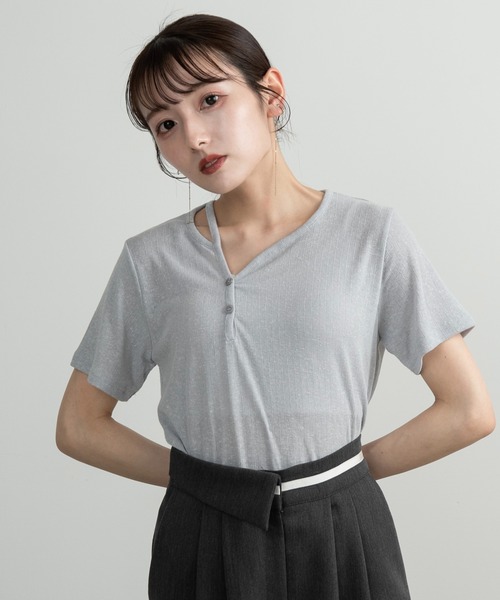 Amiur(エミレ) ニュアンスネックライントップス Amiur（エミレ）の「nuance neck line tops / ニュアンスネック