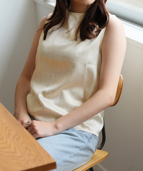 Girly Doll(ガーリードール)の「箔プリントバックファスナーノースリーブ(タンクトップ・レディース・ゴールド/オフホワイト・F)」の9枚目の写真