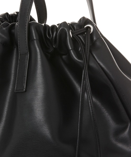 美品✨ ビューレ 巾着 ハンドバッグ トートバッグ レザー ブラック 現行モデル フェイクレザー巾着トートバッグ / 132226（トートバッグ