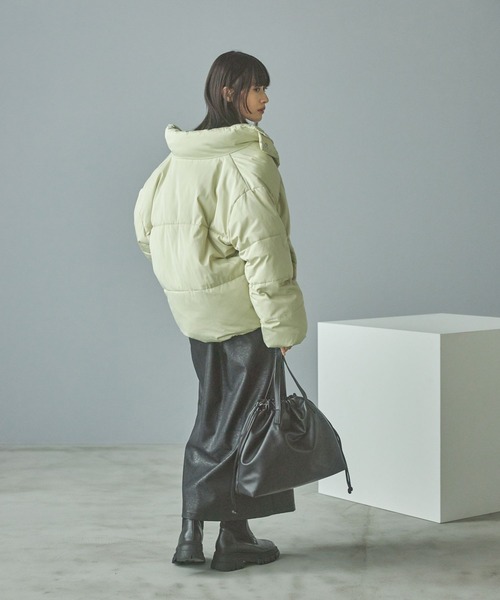 LAKOLE(ラコレ)の「フェイクレザー巾着トートバッグ / 132226(トートバッグ・レディース・ブラック/グレイッシュベージュ・FREE)」の18枚目の写真