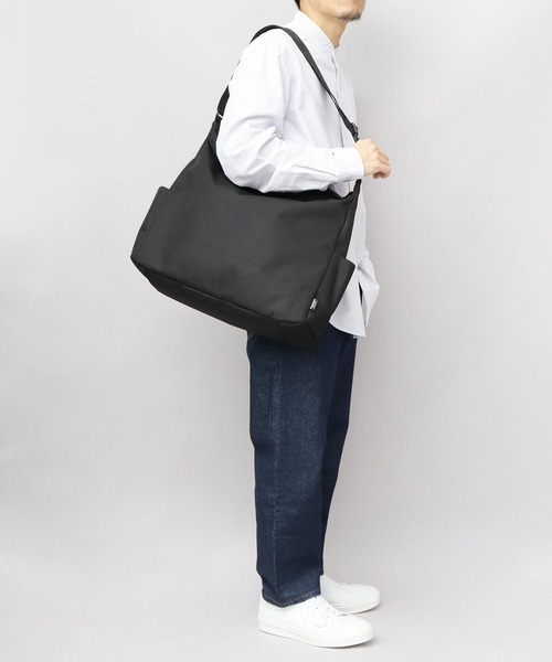 YAKPAK(ヤックパック)の「撥水加工 ポリエステル 大容量 ビッグショルダーバッグ(ショルダーバッグ・メンズ・ブラック・FREE)」の22枚目の写真