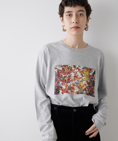 Whim Gazette(ウィムガゼット)の「フォトロングTシャツ(Tシャツ/カットソー・レディース・グレー/オフホワイト・FREE)」の3枚目の写真