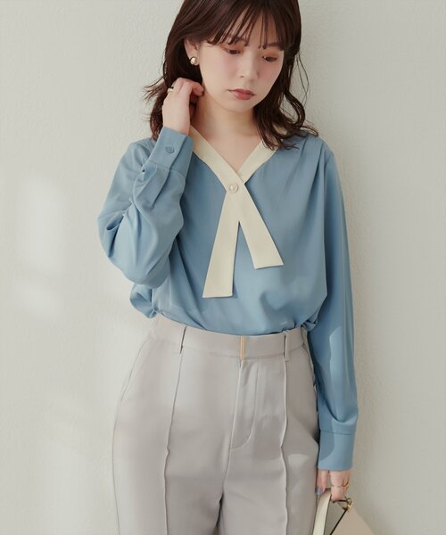 natural couture(ナチュラルクチュール)の「osonoパールリバー釦クロスボータイブラウス(シャツ/ブラウス・レディース・オフホワイト/ブルー/その他1/その他2/ネイビー/ピンク・FREE)」の3枚目の写真