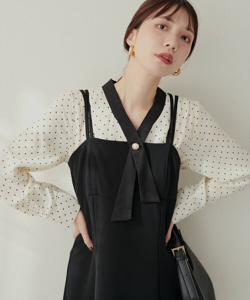 natural couture(ナチュラルクチュール)の「osonoパールリバー釦クロスボータイブラウス(シャツ/ブラウス・レディース・オフホワイト/ブルー/その他1/その他2/ネイビー/ピンク・FREE)」の9枚目の写真