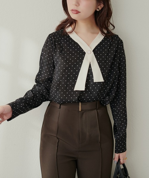 natural couture(ナチュラルクチュール)の「osonoパールリバー釦クロスボータイブラウス(シャツ/ブラウス・レディース・オフホワイト/ブルー/その他1/その他2/ネイビー/ピンク・FREE)」の6枚目の写真