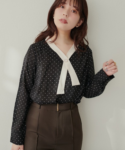 natural couture(ナチュラルクチュール)の「osonoパールリバー釦クロスボータイブラウス(シャツ/ブラウス・レディース・オフホワイト/ブルー/その他1/その他2/ネイビー/ピンク・FREE)」の7枚目の写真