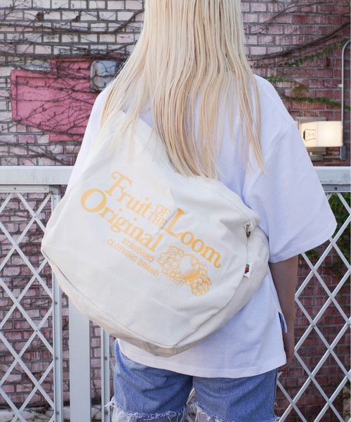 FRUIT OF THE LOOM(フルーツオブザルーム)の「FRUIT OF THE LOOM / FTL NEWSPAPER BAG / 80677900(ショルダーバッグ・レディース・サックスブルー/ブラック/レッド/イエロー/ベージュ・ONESIZE)」の1枚目の写真