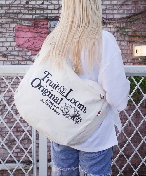 FRUIT OF THE LOOM(フルーツオブザルーム)の「FRUIT OF THE LOOM / FTL NEWSPAPER BAG / 80677900(ショルダーバッグ・レディース・サックスブルー/ブラック/レッド/イエロー/ベージュ・ONESIZE)」の2枚目の写真
