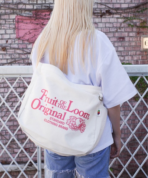 FRUIT OF THE LOOM(フルーツオブザルーム)の「FRUIT OF THE LOOM / FTL NEWSPAPER BAG / 80677900(ショルダーバッグ・レディース・サックスブルー/ブラック/レッド/イエロー/ベージュ・ONESIZE)」の10枚目の写真