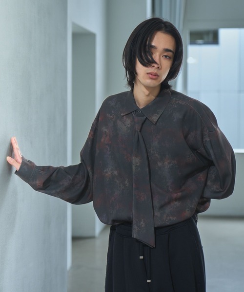 HARE（ハレ）の「アソートボウタイガラシャツ(HARE)（シャツ/ブラウス・メンズ・ブラック/グレー/ブラック系その他/ブラック系その他2/グレー系その他/ブルー系その他/グレー系その他2/ブラック×グレー/グリーン系その他/ブラック系その他3・FREE）」の2枚目の写真