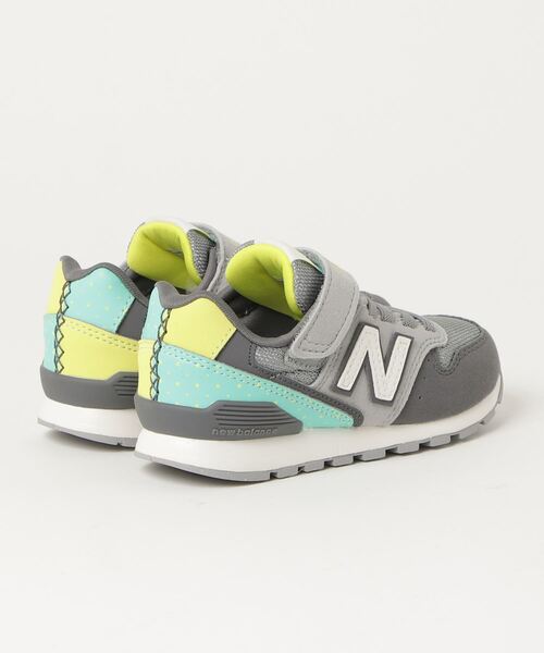 NEW BALANCE(ニューバランス)の「996(スニーカー・キッズ・グレー系その他・21.0cm/21.5cm/22.0cm/22.5cm/23.0cm/23.5cm/24.0cm/17.0cm/17.5cm/18.0cm/18.5cm/19.0cm/19.5cm/20.0cm/20.5cm)」の3枚目の写真