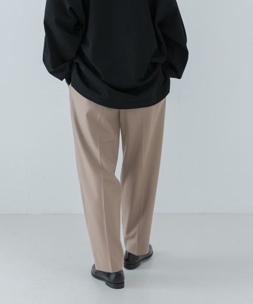 URBAN RESEARCH（アーバンリサーチ）の「ウォッシャブルウールテーパードパンツ（その他パンツ・レディース・ベージュ/チャコールグレー・38/36）」の6枚目の写真