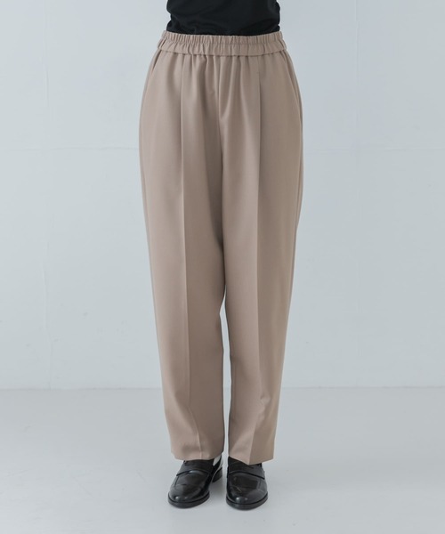 URBAN RESEARCH（アーバンリサーチ）の「ウォッシャブルウールテーパードパンツ（その他パンツ・レディース・ベージュ/チャコールグレー・38/36）」の13枚目の写真