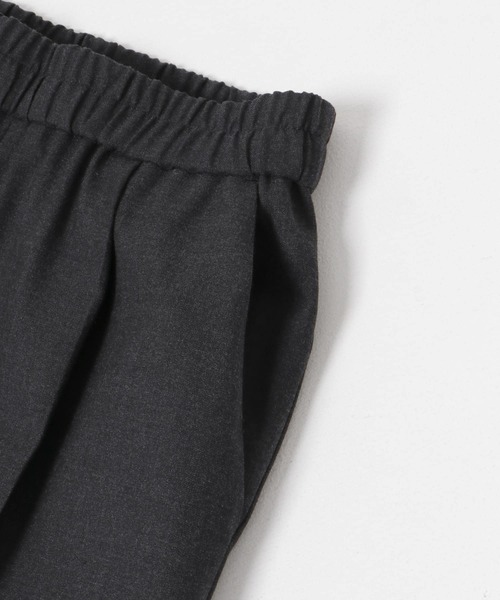 URBAN RESEARCH（アーバンリサーチ）の「ウォッシャブルウールテーパードパンツ（その他パンツ・レディース・ベージュ/チャコールグレー・38/36）」の21枚目の写真