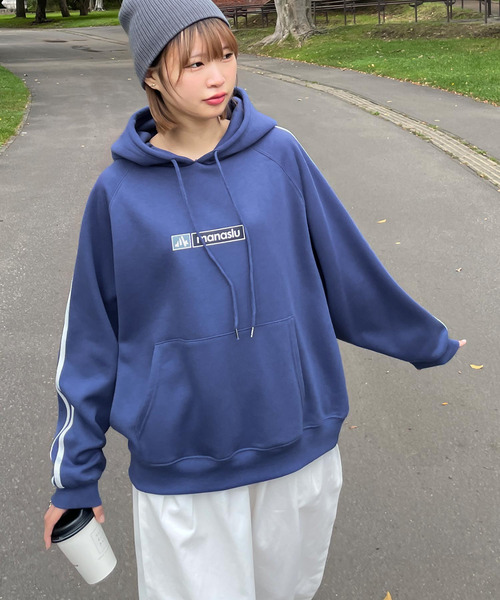 Chillfar（チルファー）の「ボックスロゴプリント ラインスリーブプルオーバーパーカー（パーカー・レディース・ホワイト/オートミール/ネイビー/ブラック/杢グレー/ブルー・FREE）」の16枚目の写真